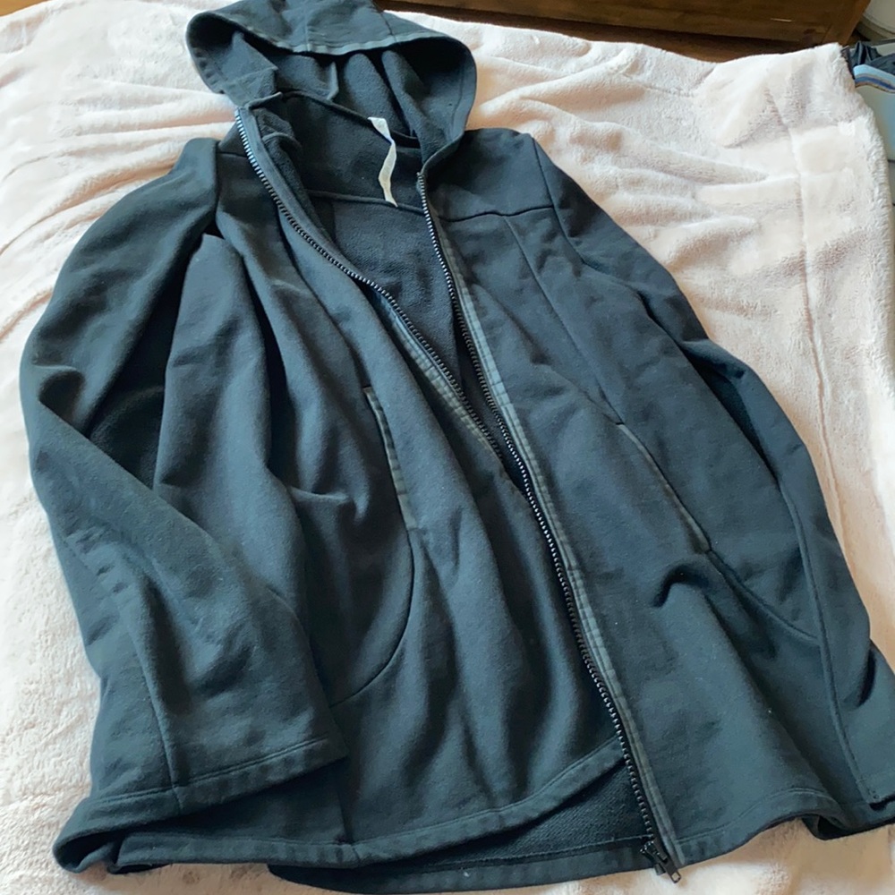 Alo cape coat black medium